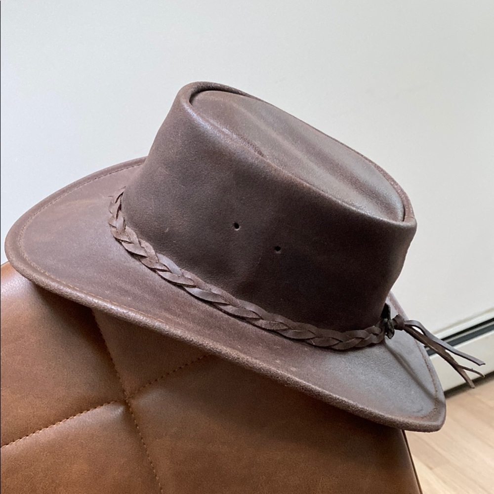 Minnetonka Unisex Tan Leather Fold Up Hat - Picture 1 of 17